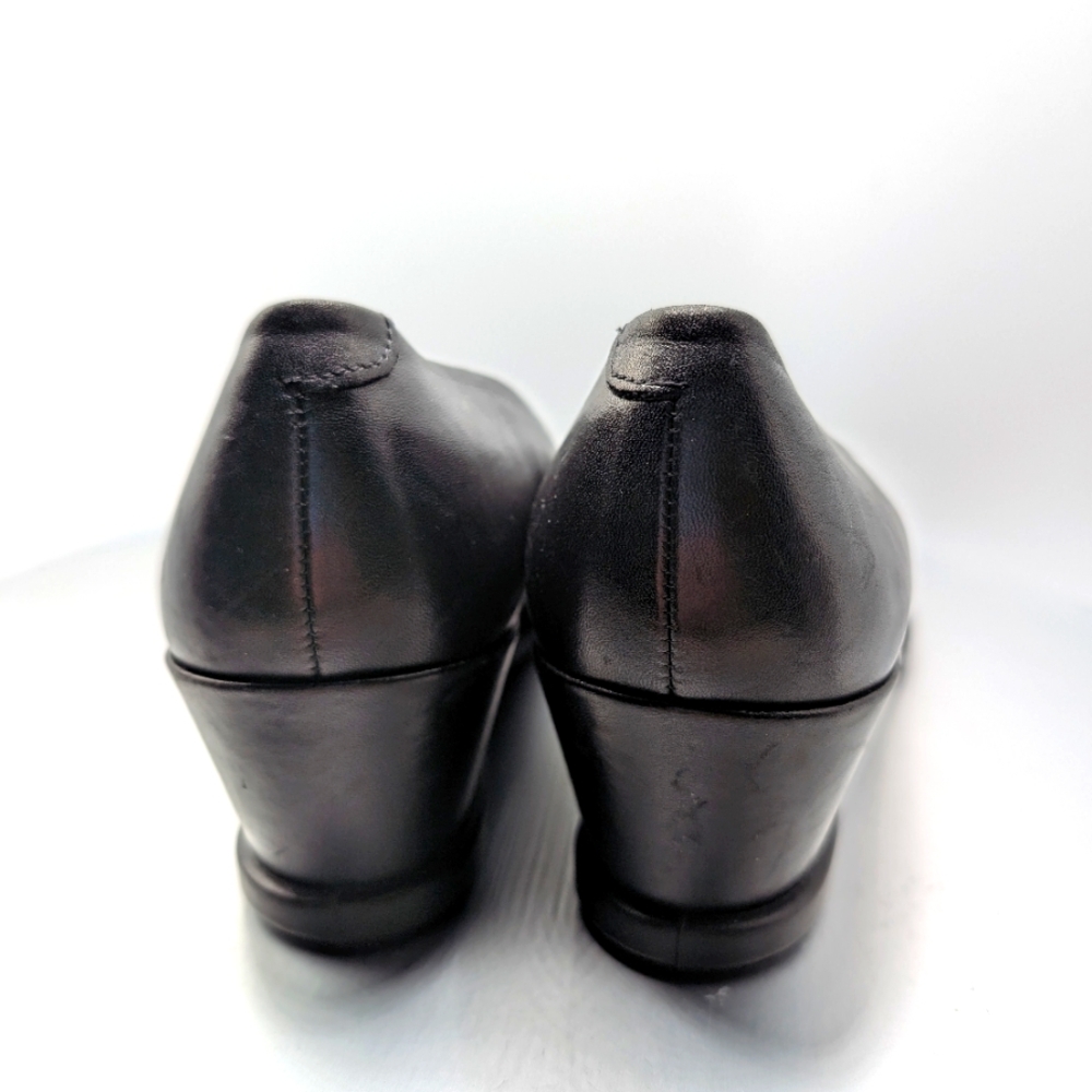 ECCO Black Leather Wedge Pump - Picture 3 of 6